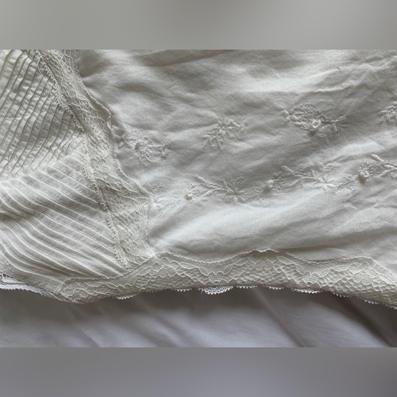 Elegant White Dress - Picture 3 of 3